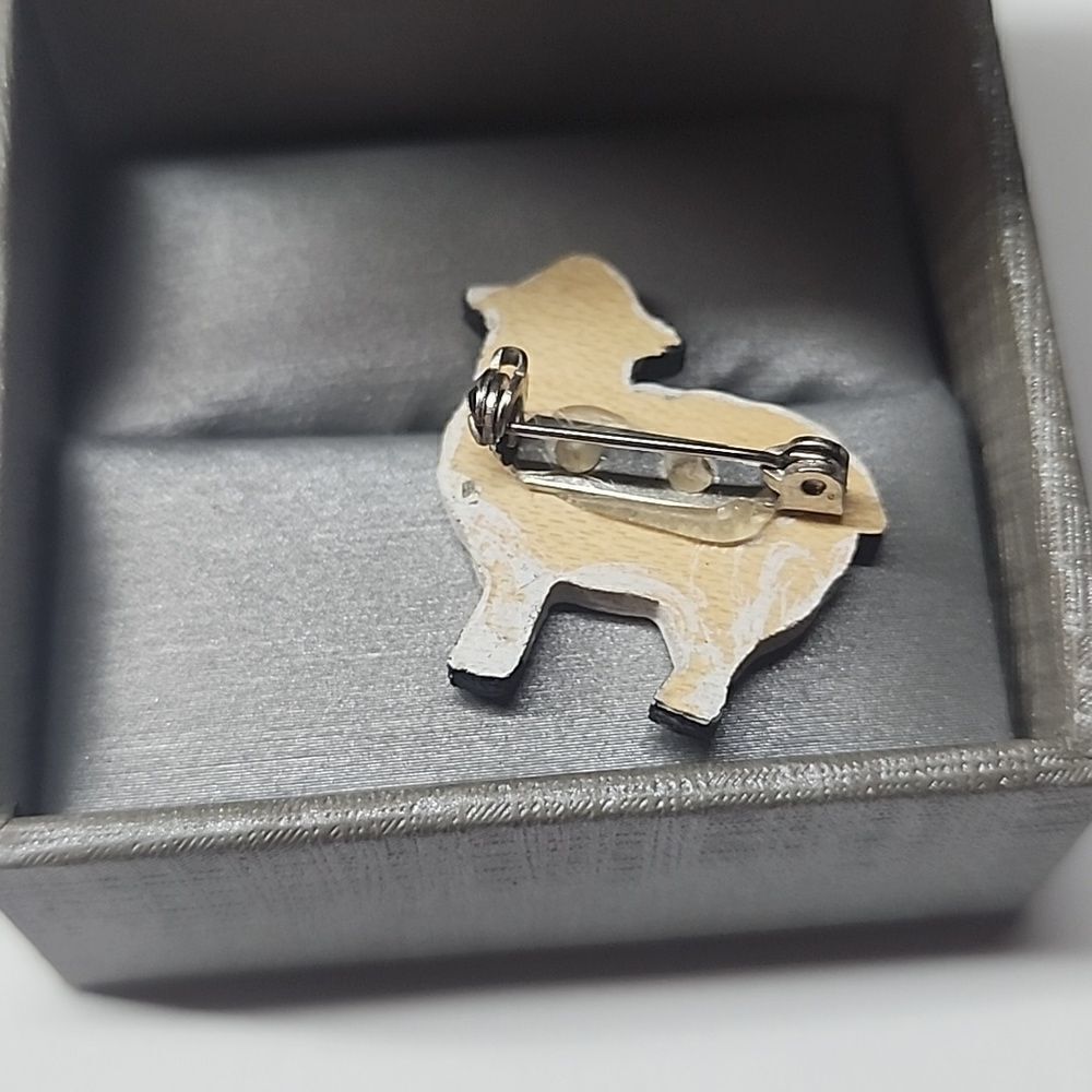 Handpainted Sheep Pin Brooch - Picture 2 of 3